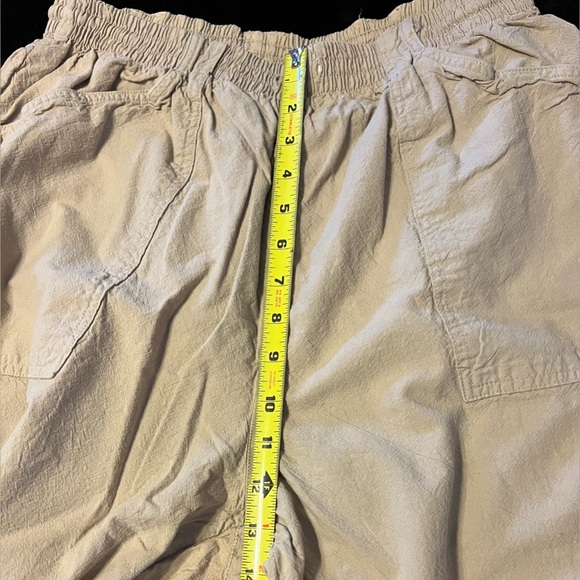 White Stag Women's Relaxed Fit Tan Cargo Pants/Capris size S/M - Picture 6 of 12